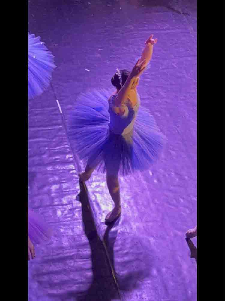 Bailarina queretana gira por cuatro países