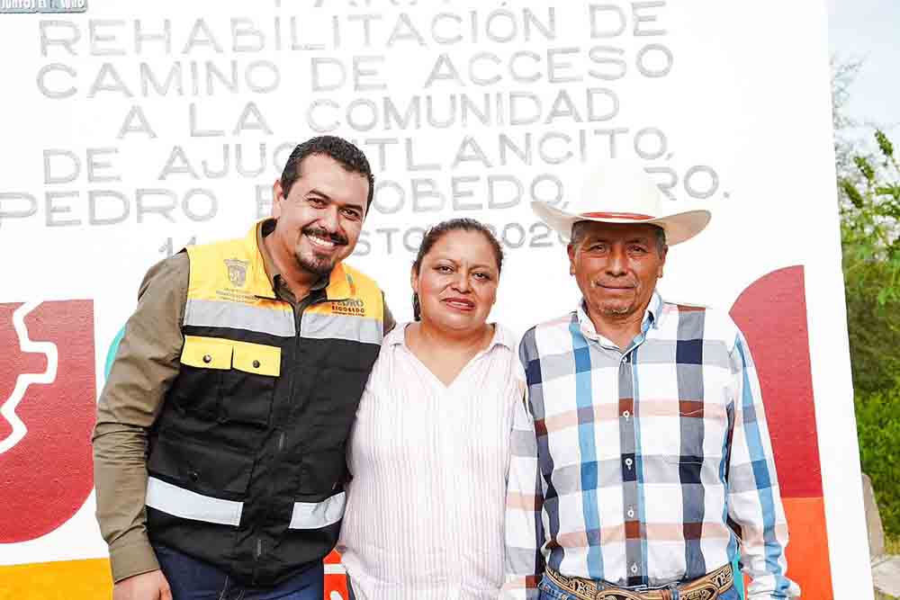 Ajuchitlancito recibe obras de agua, banquetas y acceso