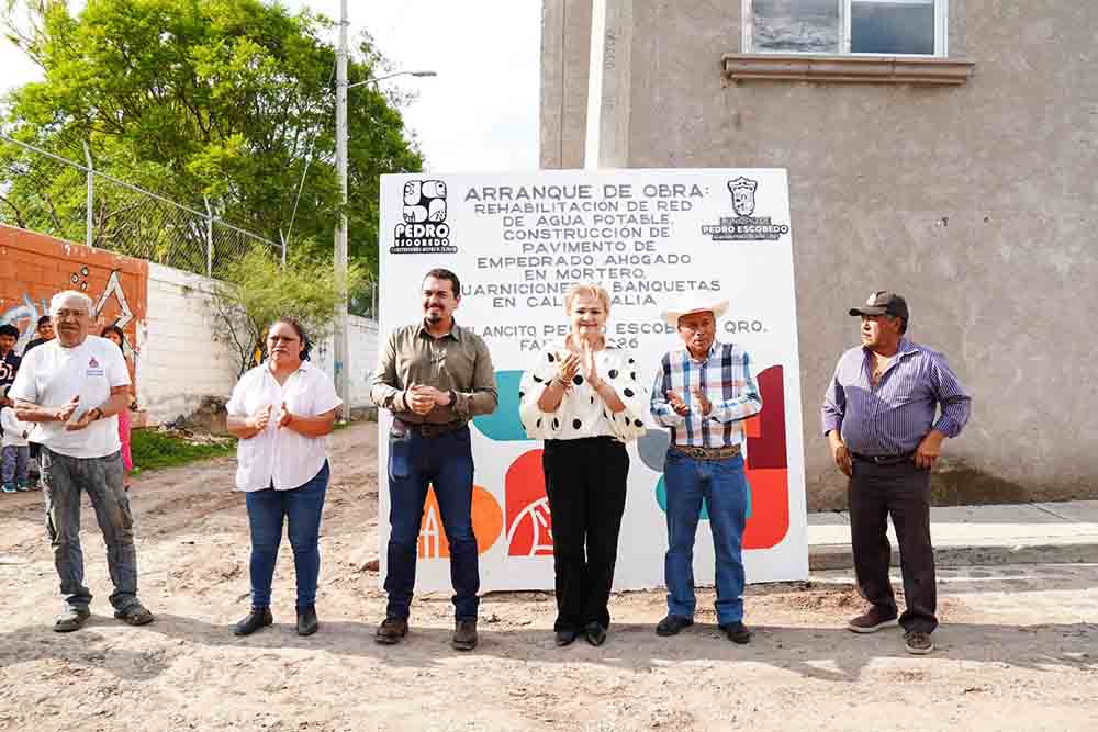 Ajuchitlancito recibe obras de agua, banquetas y acceso