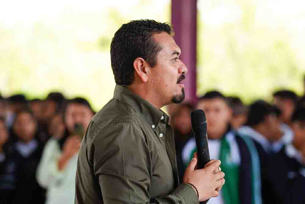 Beto Nava acompaña arranque escolar del CBTA 256