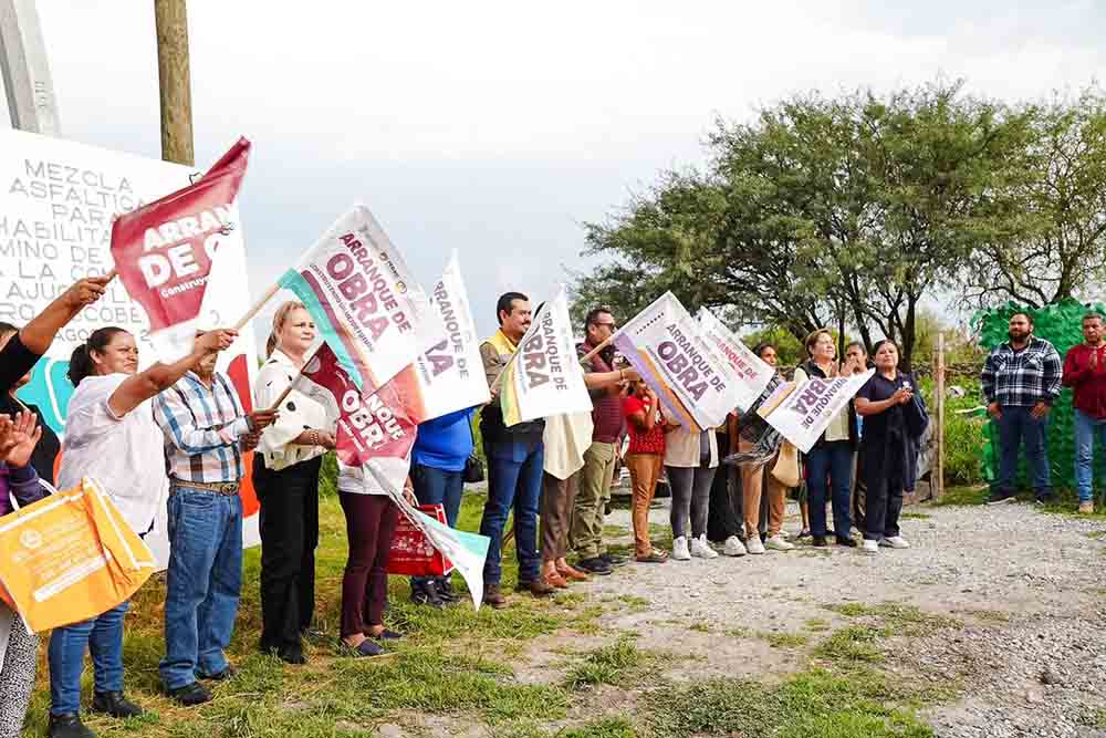 Ajuchitlancito recibe obras de agua, banquetas y acceso