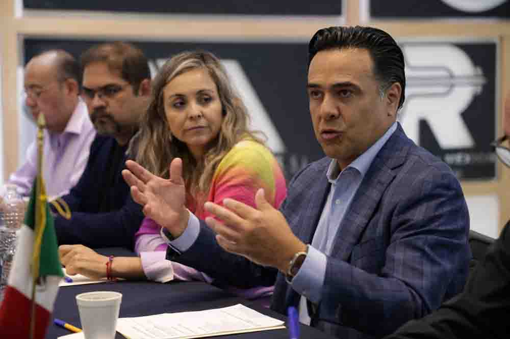 Fortalece Luis Nava alianza con CANACO San Juan del Río