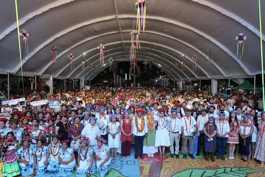 Portadores de tradición llevan a Hidalgo la cultura queretana