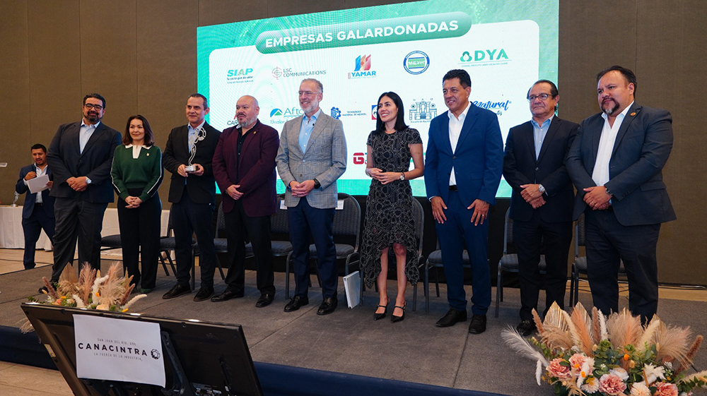 CANACINTRA entrega Distintivo SER a 14 organizaciones