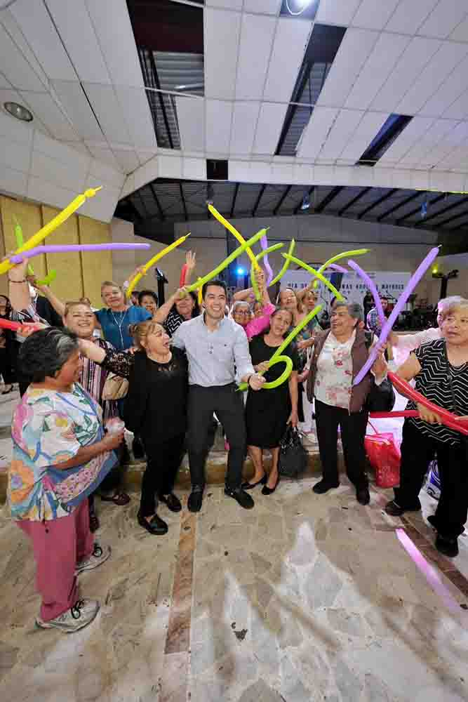Felifer reconoce a 3,500 adultos mayores