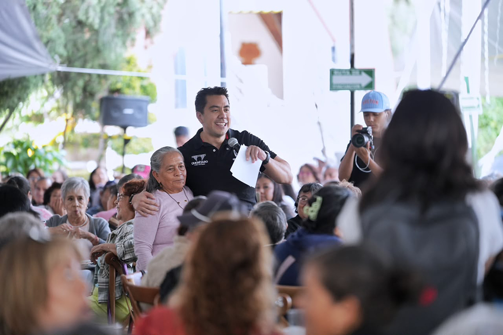 Felifer reconoce a 1,900 adultos mayores en Querétaro