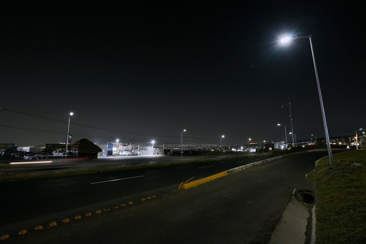 Instalan 130 luminarias LED en Libramiento Surponiente