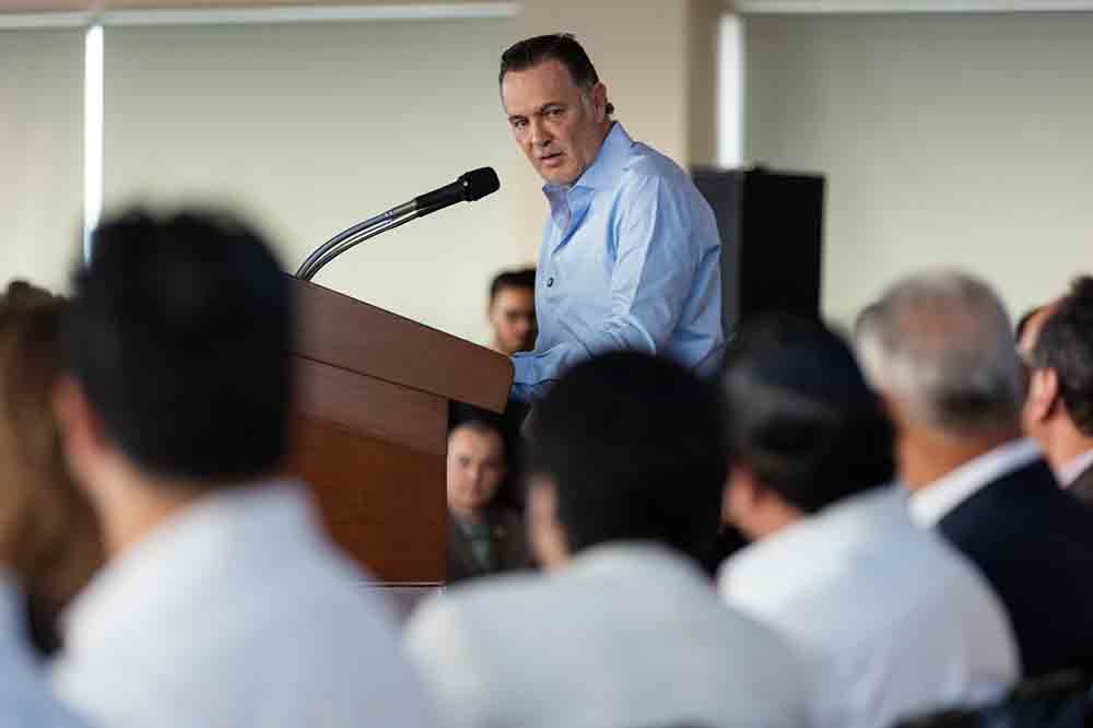Querétaro reconoce a 14 héroes de la salud