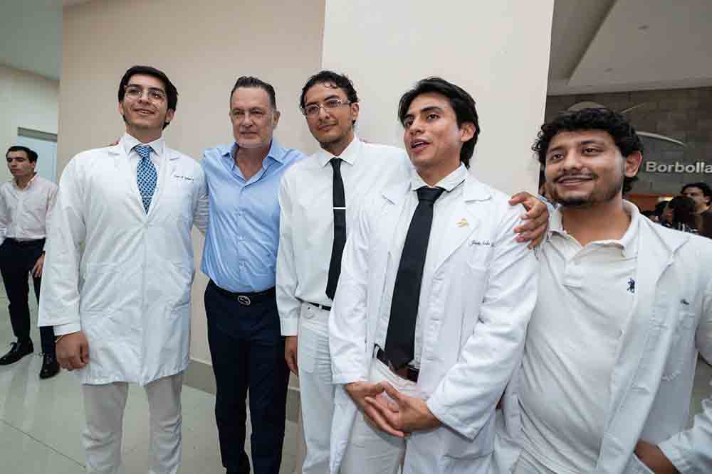 Querétaro reconoce a 14 héroes de la salud