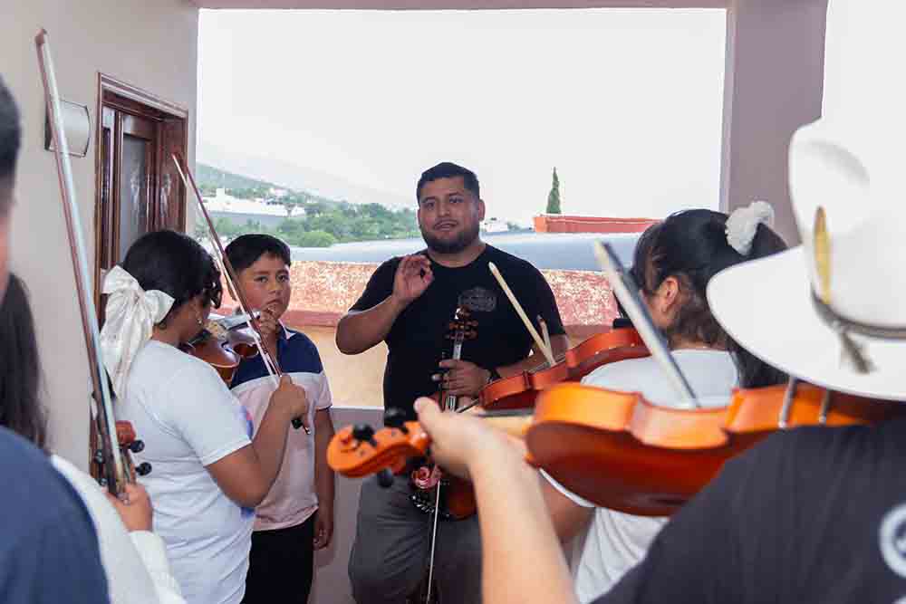 SECULT forma 106 huapangueros en siete municipios