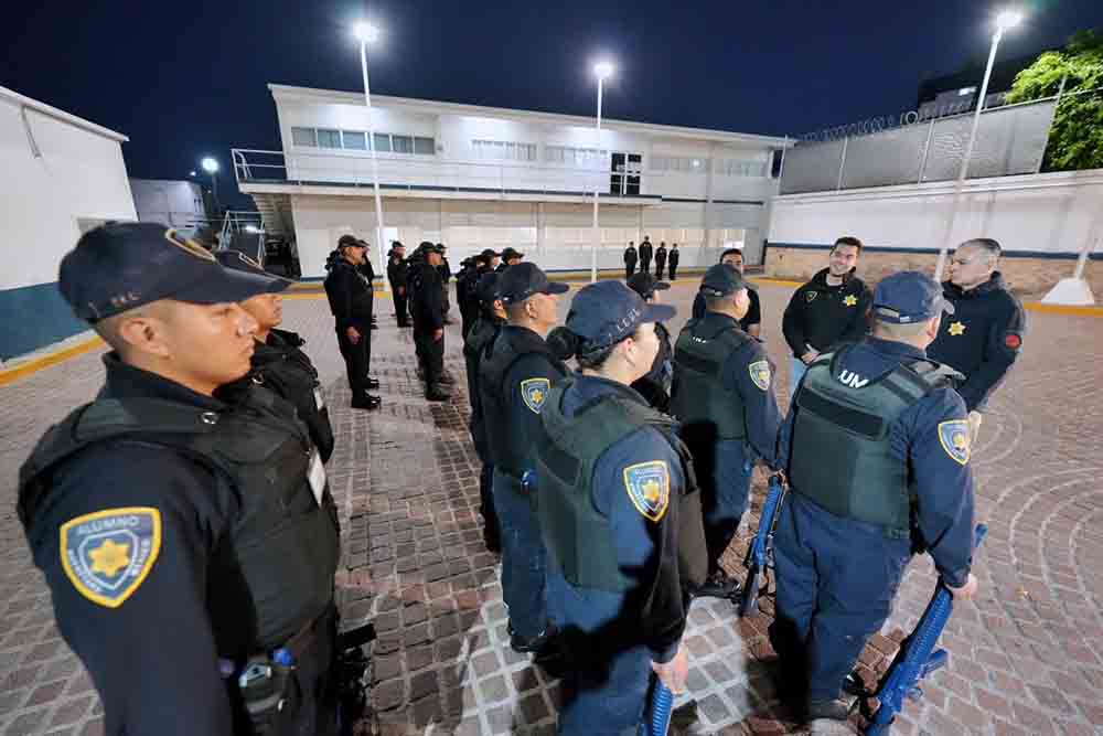 Felifer supervisa formación policial queretana desde 5:30