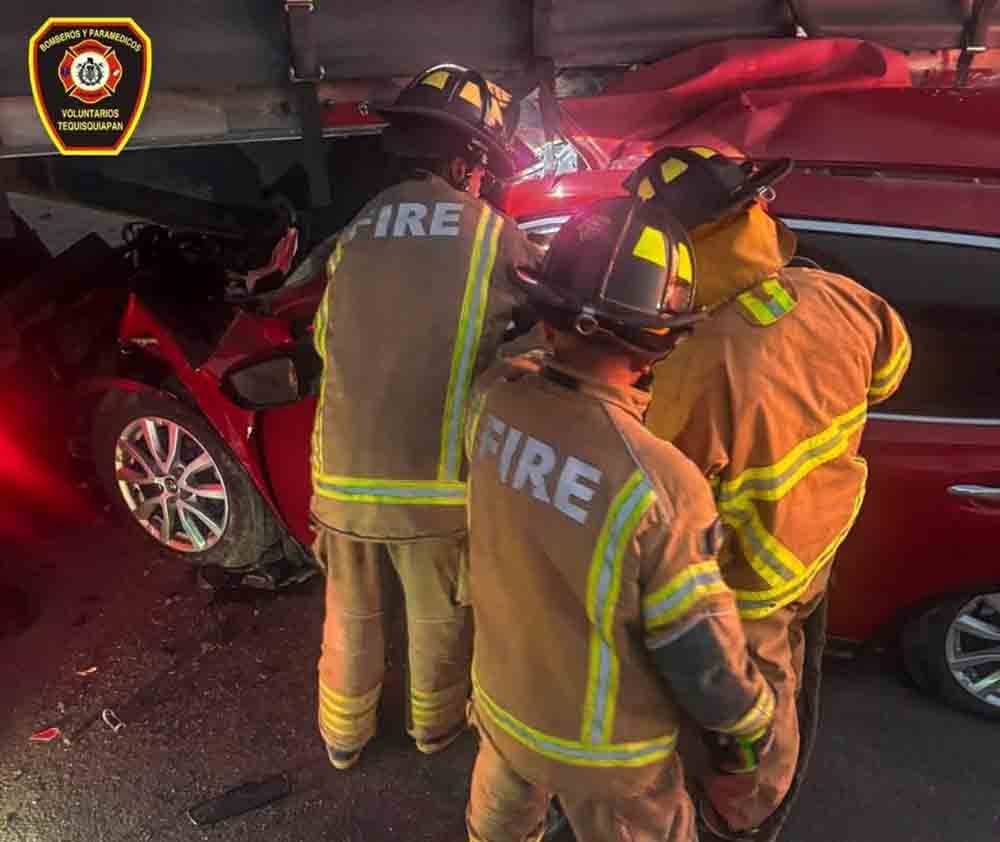 Joven muere contra tráiler detenido en Tequisquiapan