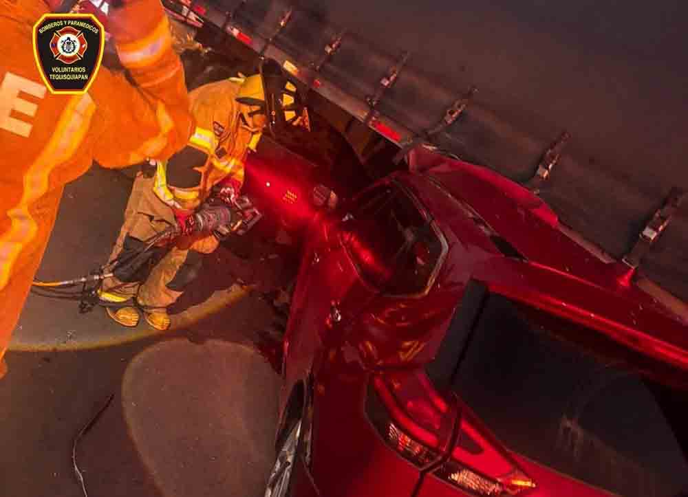 Joven muere contra tráiler detenido en Tequisquiapan