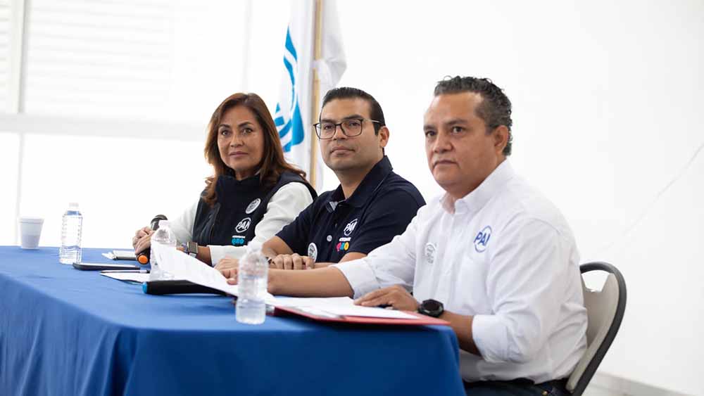 PAN exige fecha para concluir obras en la 57