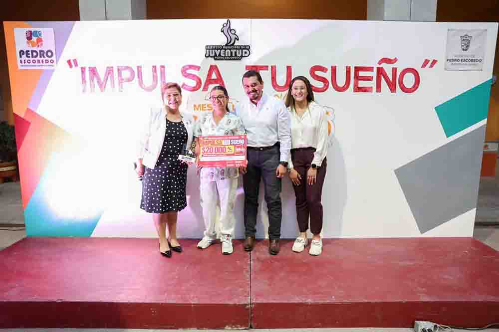 Pedro Escobedo impulsa 10 emprendimientos juveniles