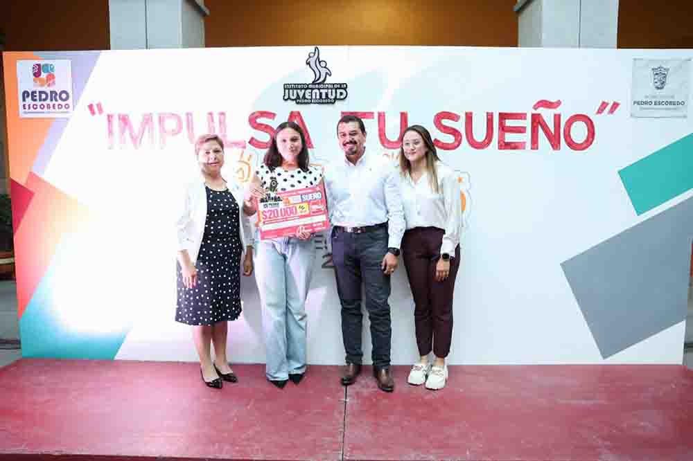 Pedro Escobedo impulsa 10 emprendimientos juveniles