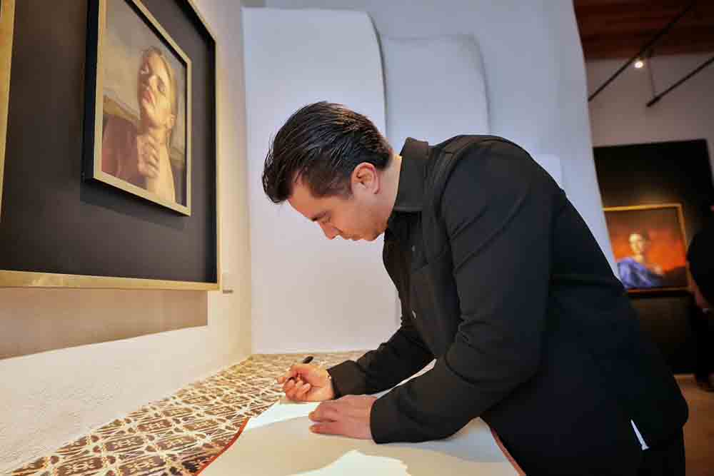 Lomelius exhibe 25 obras en M108 Querétaro