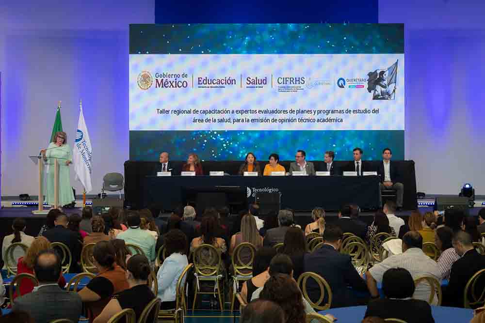 Querétaro capacita evaluadores de salud de ocho estados