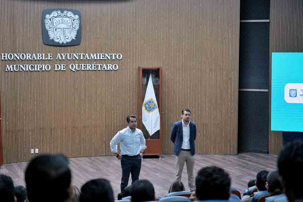 Felifer reúne gabinete a las 5:30 en Querétaro