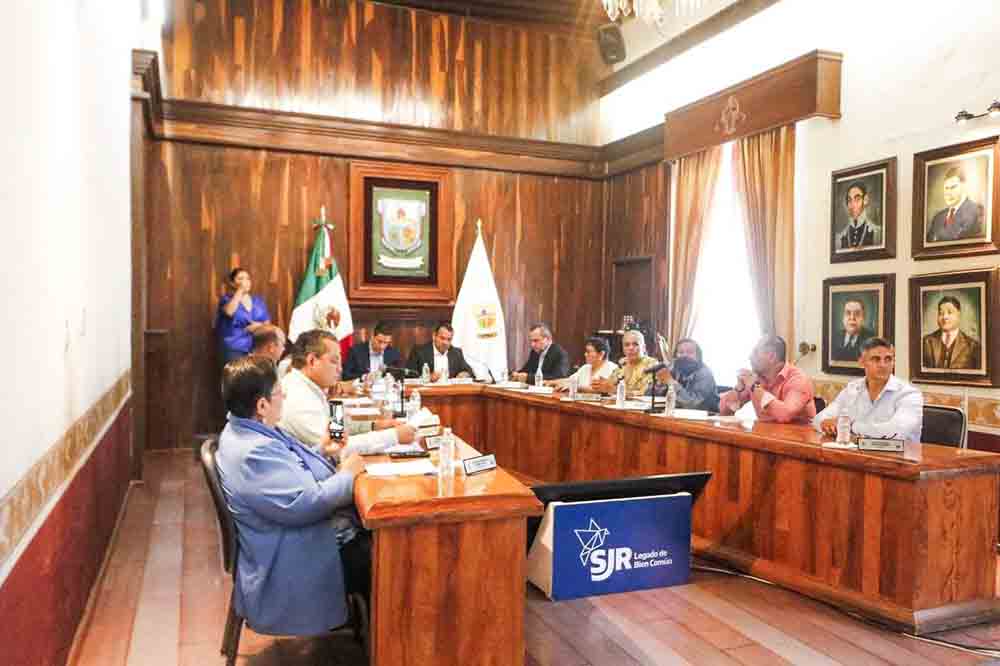 Miguel Jiménez asume Secretaría de Ayuntamiento