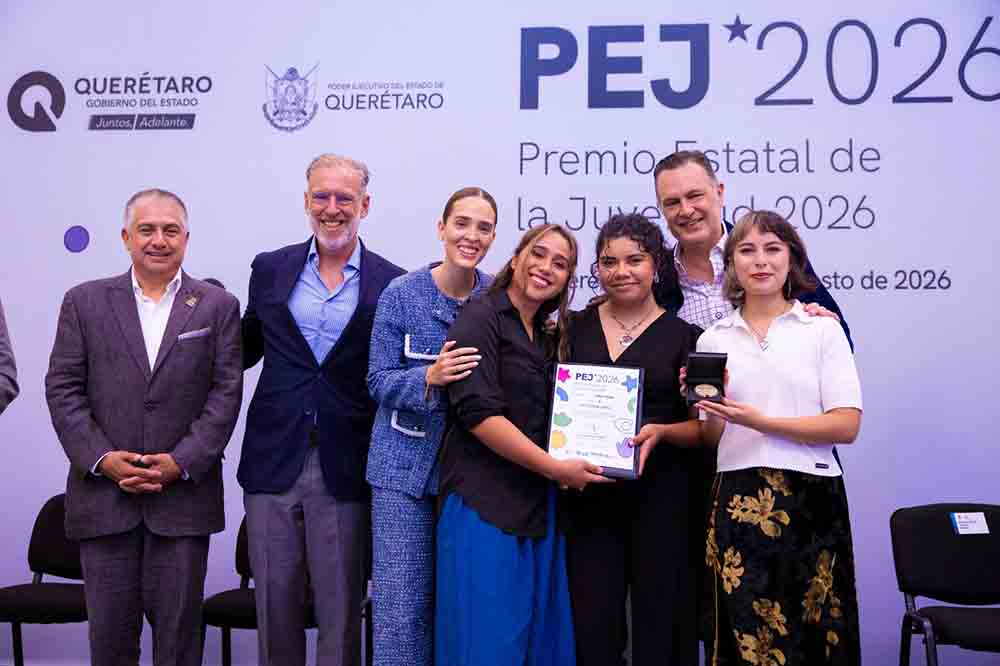Querétaro premia a 11 jóvenes con 360 mil