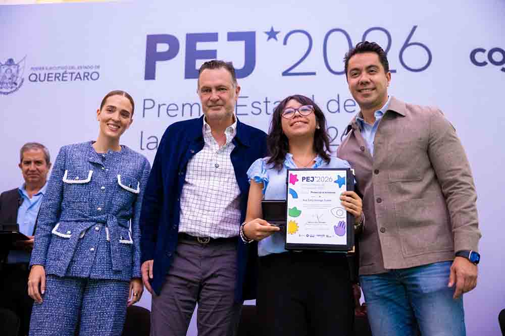 Querétaro premia a 11 jóvenes con 360 mil