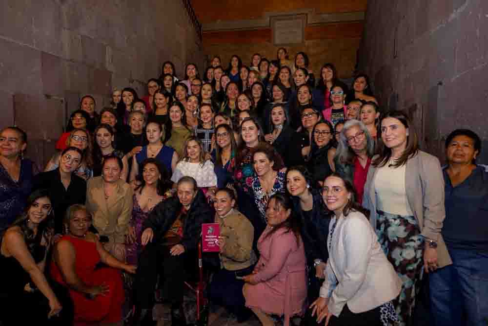 Brinda SEMUJERES homenaje a Marcela Lagarde y de los Ríos