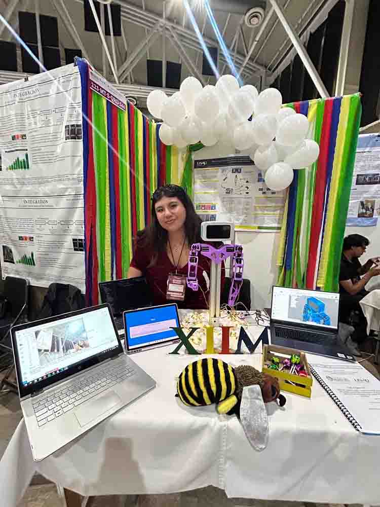 Estudiante UNAQ gana presea STEM entre 797