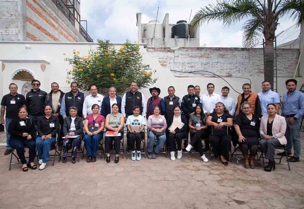 Roberto Cabrera atiende 160 solicitudes en Loma Linda