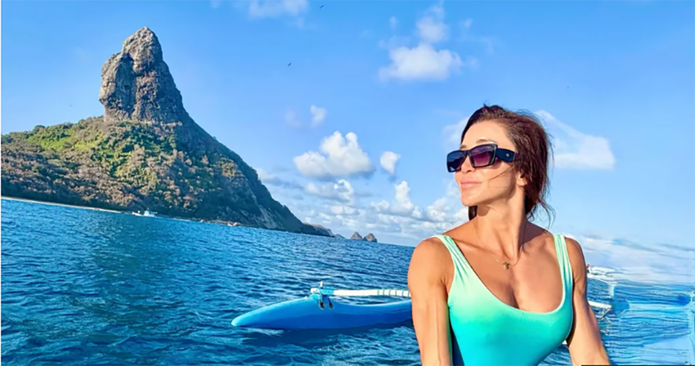 Influencers arriesgan la vida por selfies con tiburones