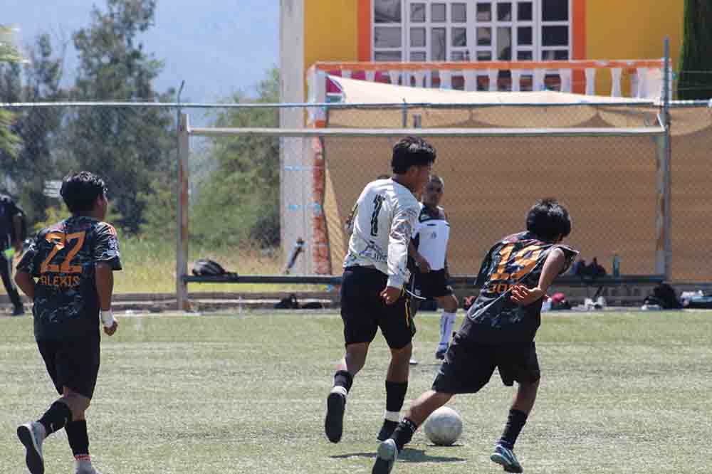 Tolimán destina 30 mil pesos al fútbol juvenil