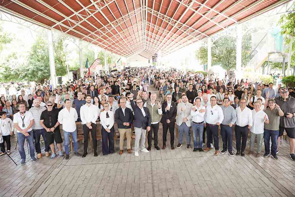 Representantes de Martinrea durante su 25 aniversario en Querétaro
