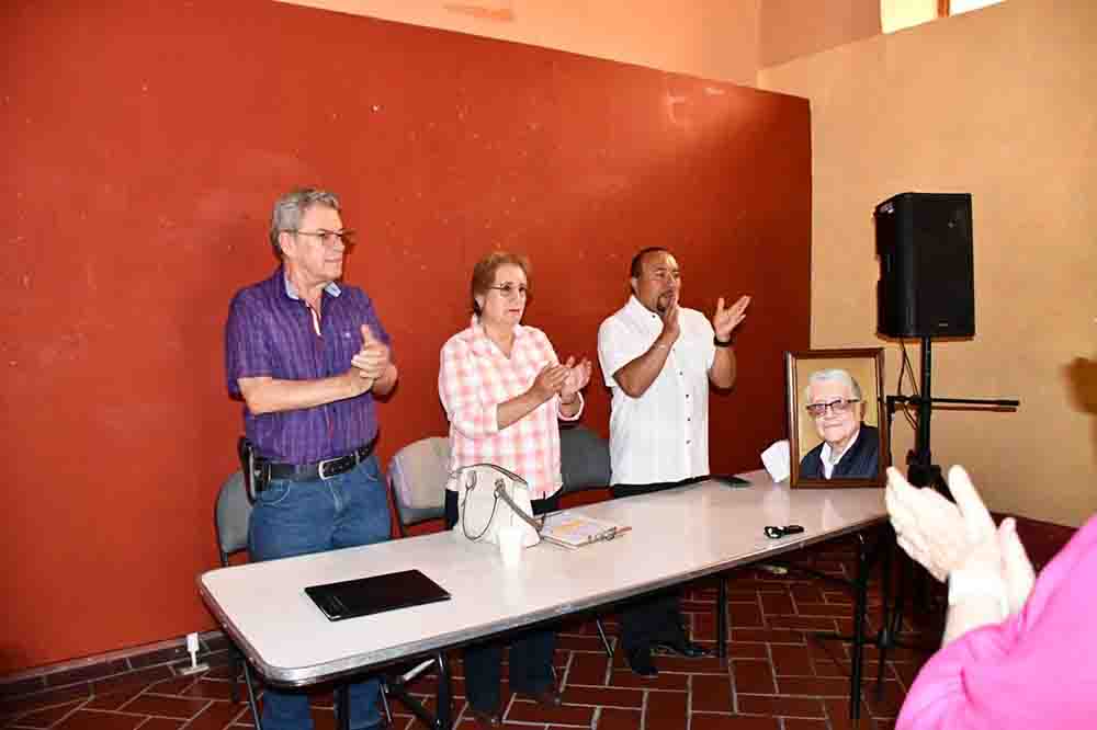 CROMEQ homenajea al cronista Alfonso Camacho