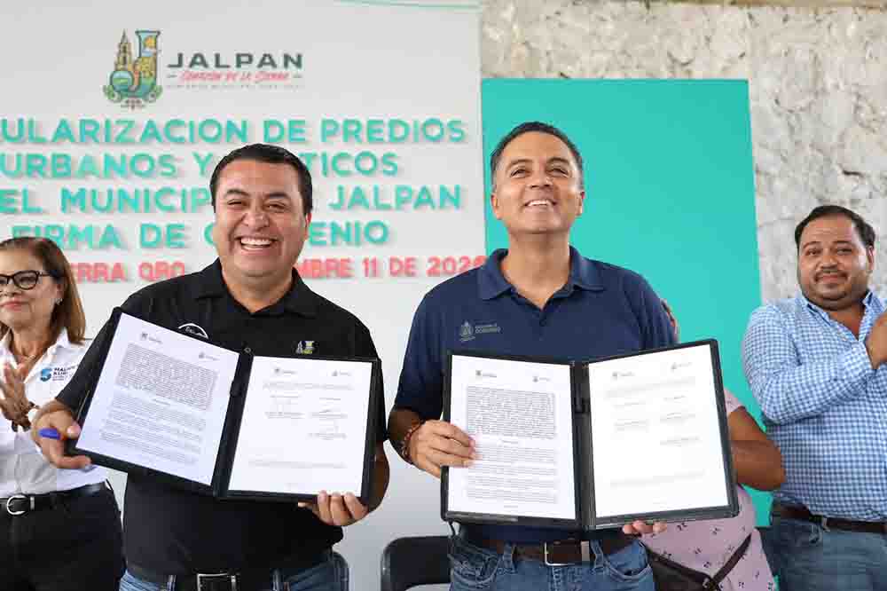 Entregan títulos de propiedad a comunidades indígenas en Jalpan