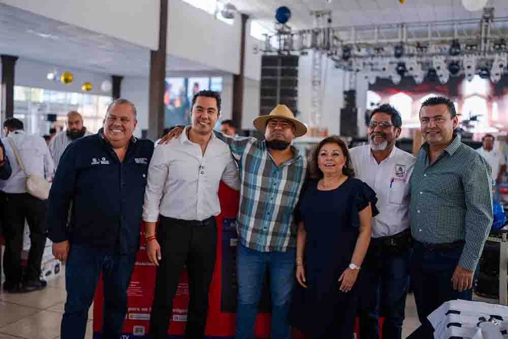 Felifer reconoce a sindicalizados en aniversario 53