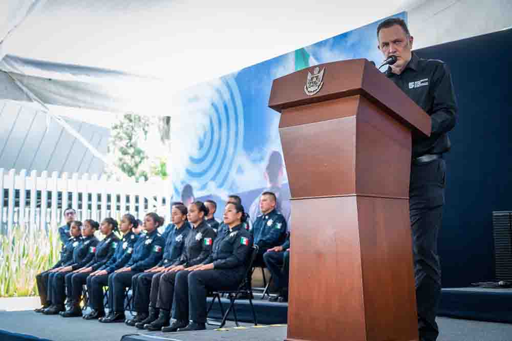 Kuri toma protesta a 41 nuevos policías