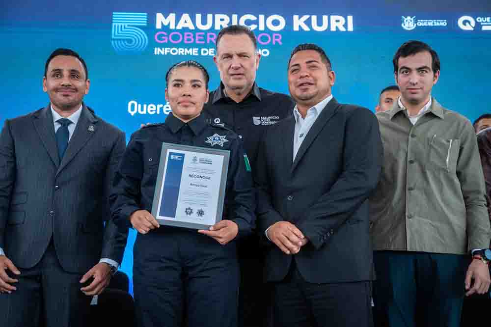 Kuri toma protesta a 41 nuevos policías