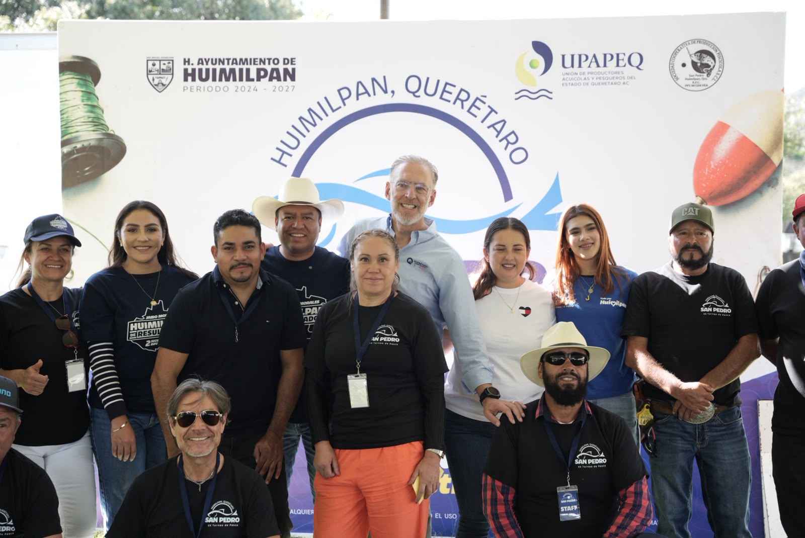 Representantes durante el anuncio del muelle en Huimilpan