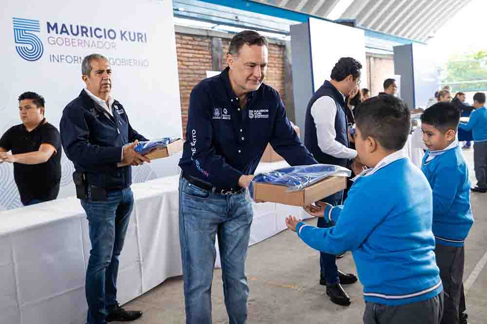 Kuri entrega aulas para 800 alumnos en Corregidora