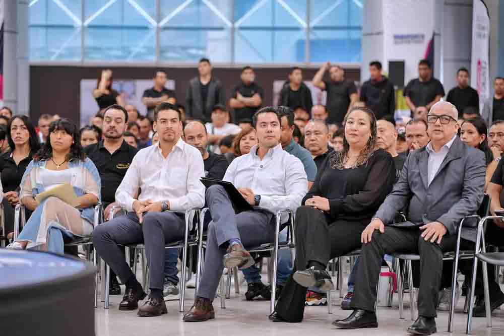 Asistentes al encuentro Oportunidades que Transforman Vidas.