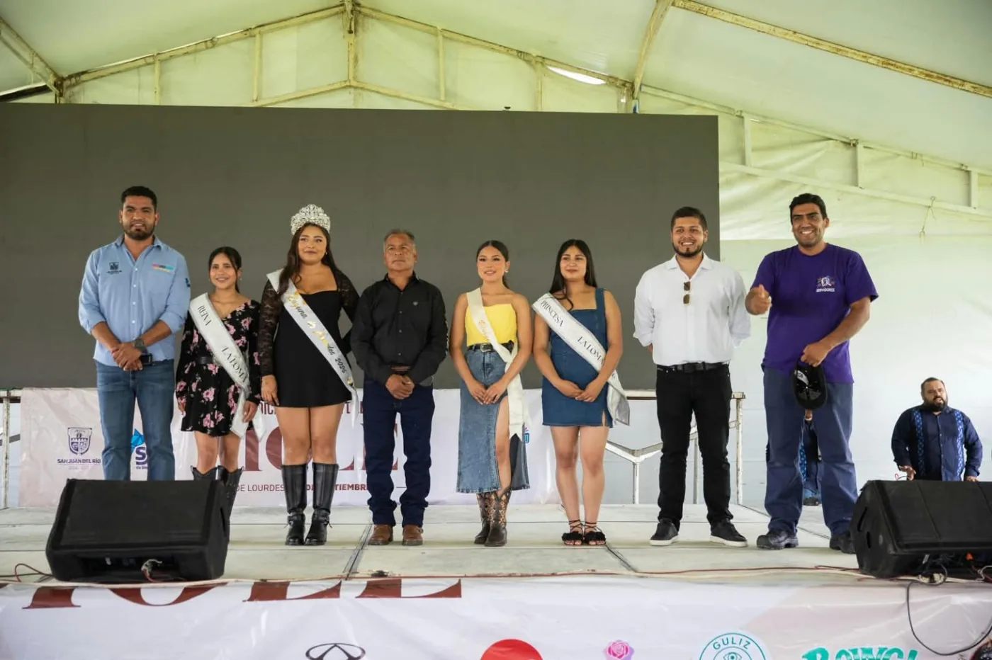 Participantes y organizadores del Segundo Festival del Mole en Laguna de Lourdes