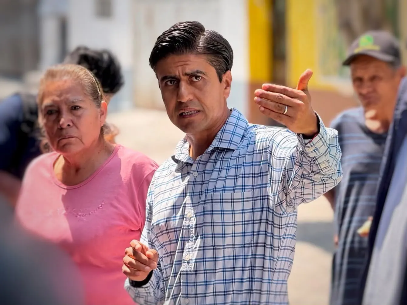 Luis Nava durante una actividad pública en Querétaro